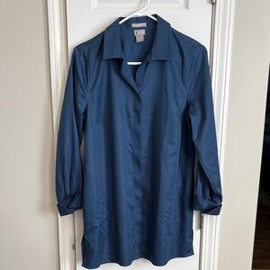 Chico's Navy No-Iron Shirt With Side Pockets